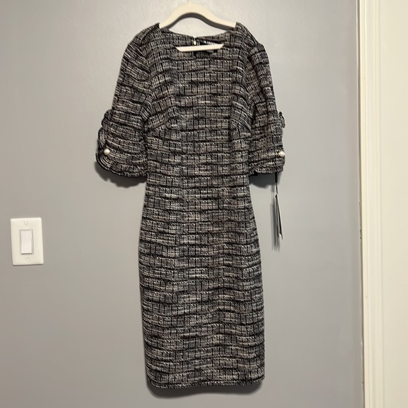 ❗️FINAL❗️ 🆕 Karl Lagerfeld Paris Ruffle Pearl Trim Sleeve Crepe Dress 🔴🔴 - Picture 4 of 6